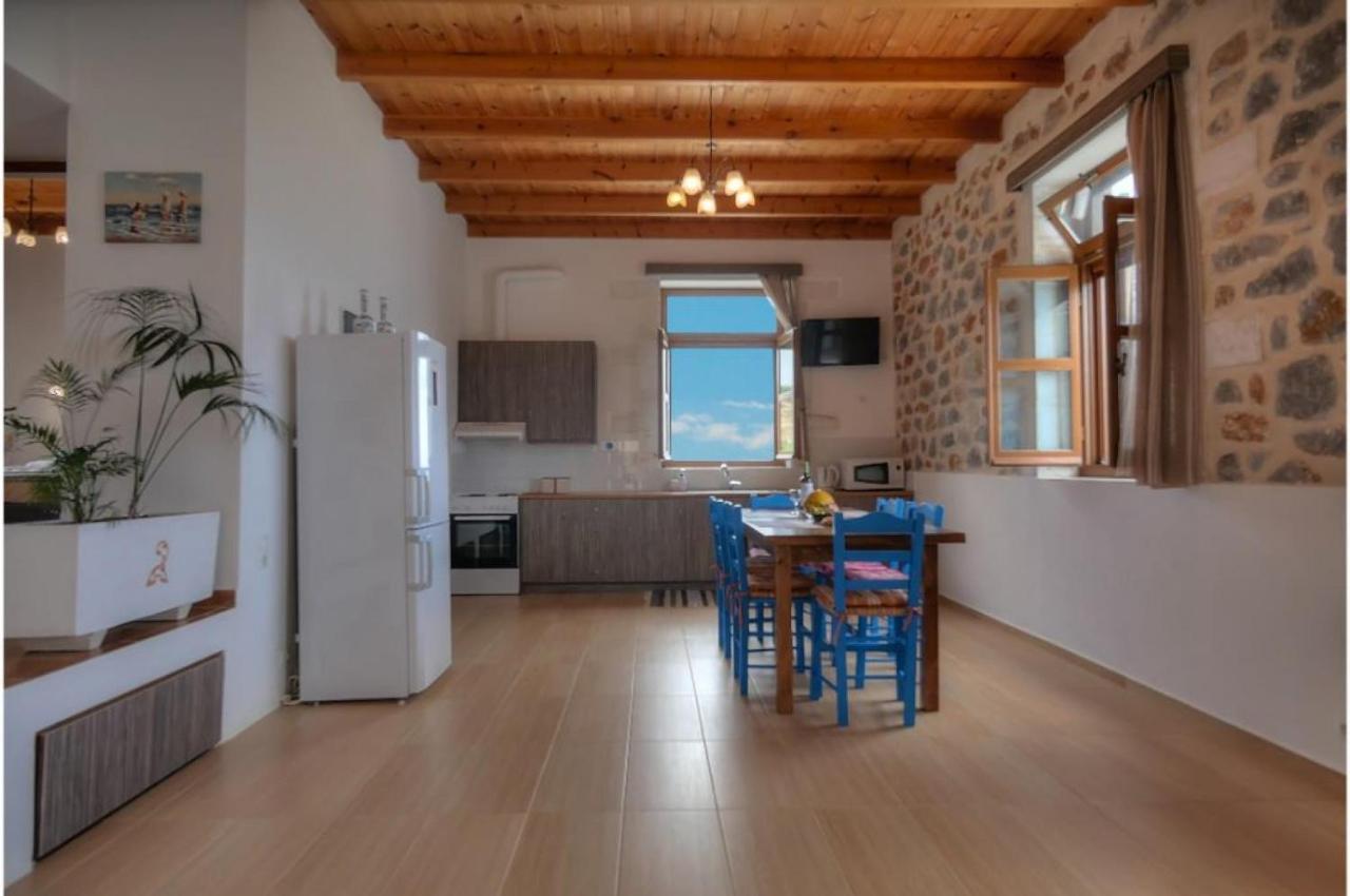 Stone Villa I In Petres Petres  المظهر الخارجي الصورة